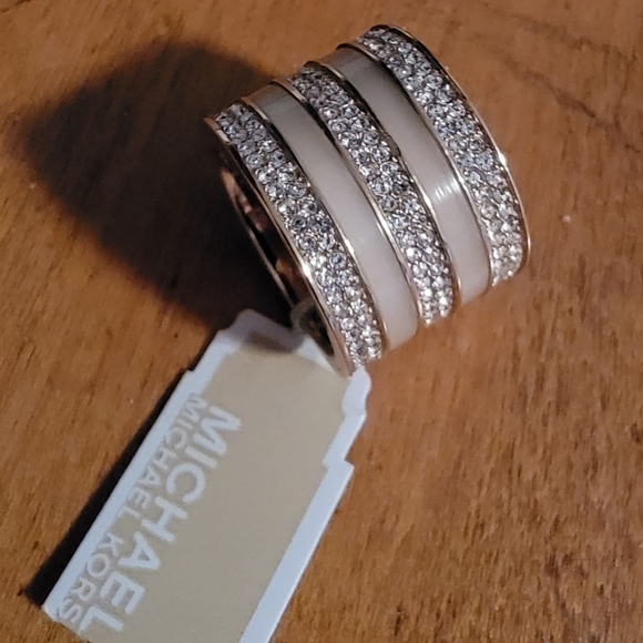 Michael Kors ring size 7 - Picture 2 of 4